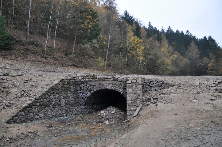 Podolsko - starý most na levém bøehu